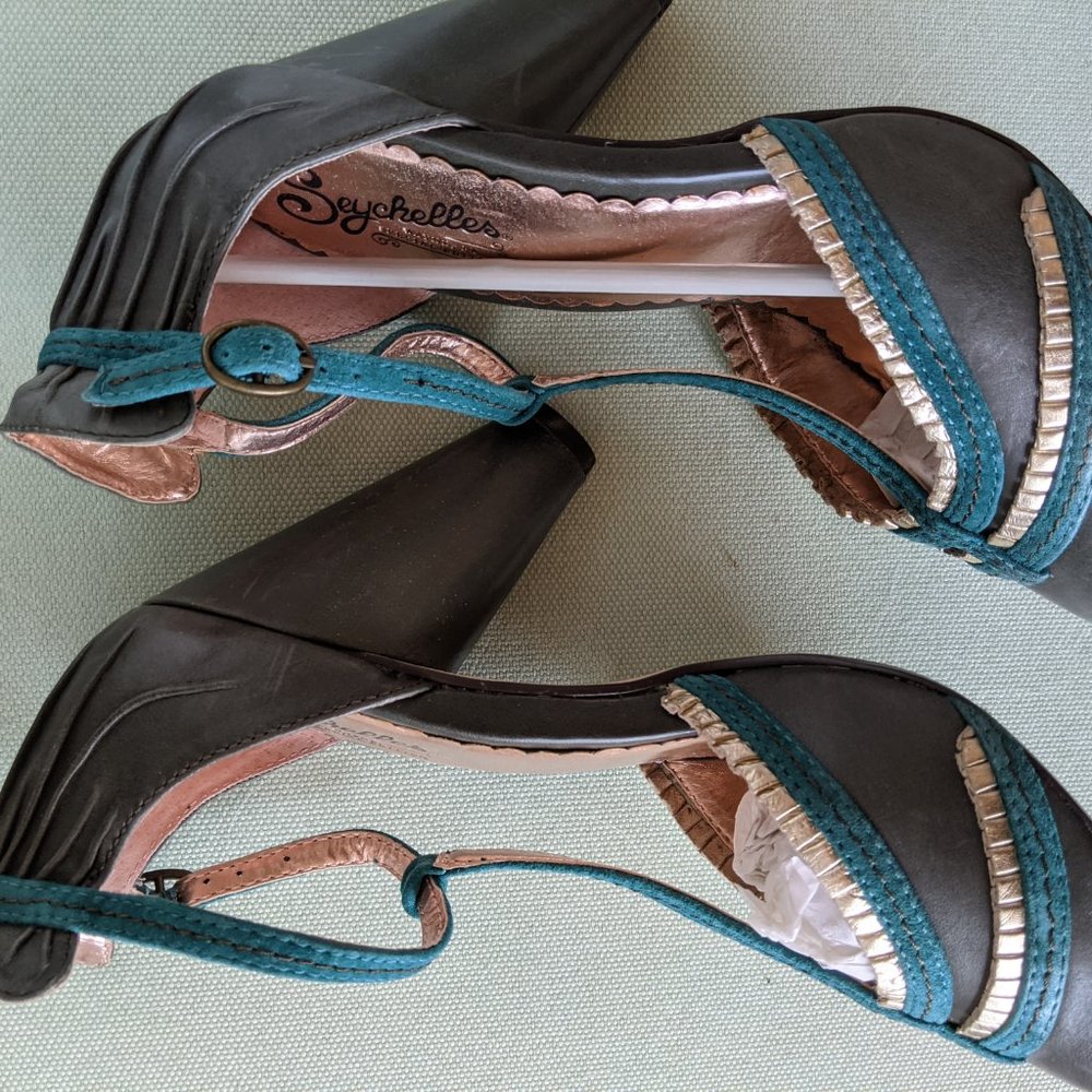 Seychelles Wayne, PA Special Edition Leather Heels - Picture 3 of 7